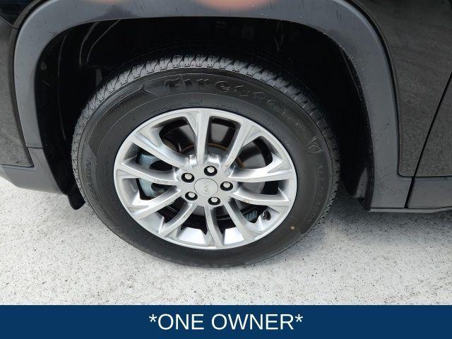 Photo of 2022 Diamond Black Jeep Cherokee