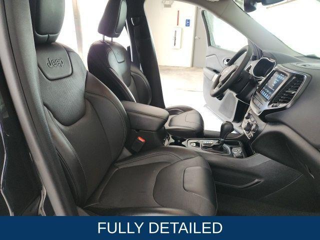 Photo of 2022 Diamond Black Jeep Cherokee