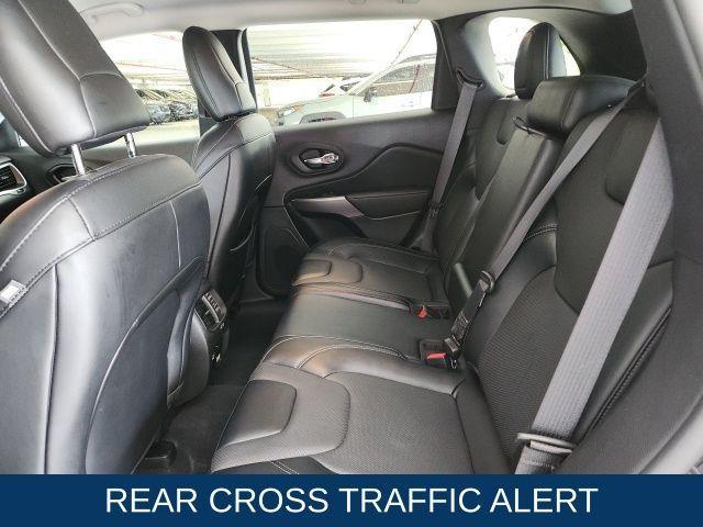 Photo of 2022 Diamond Black Jeep Cherokee