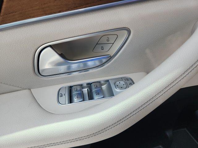 Photo of 2022 Brilliant Blue Metallic Mercedes-Benz GLE 350