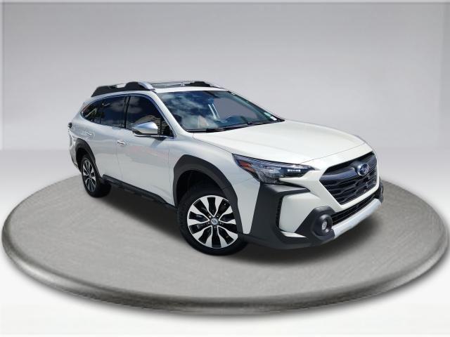 Photo of 2023 Crystal White Pearl Subaru Outback