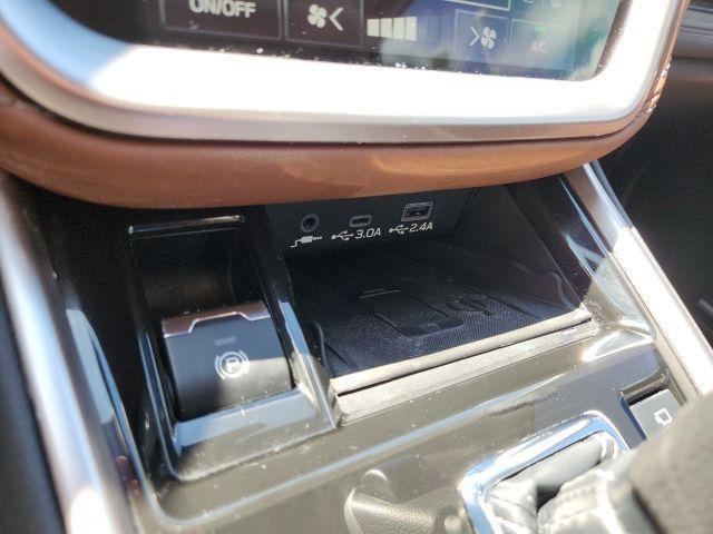 Photo of 2023 Crystal White Pearl Subaru Outback