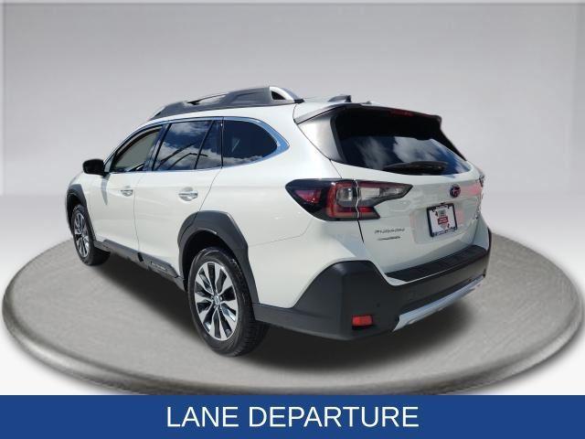 Photo of 2023 Crystal White Pearl Subaru Outback