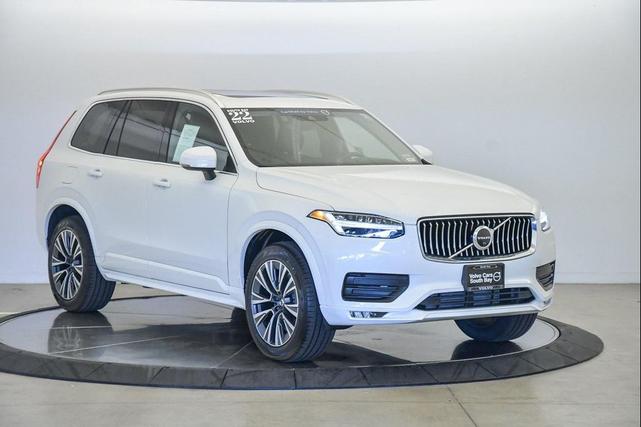 Photo of 2022 Crystal White Metallic Volvo XC90