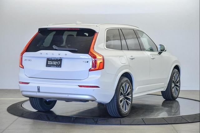 Photo of 2022 Crystal White Metallic Volvo XC90
