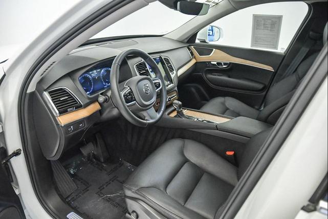 Photo of 2022 Crystal White Metallic Volvo XC90