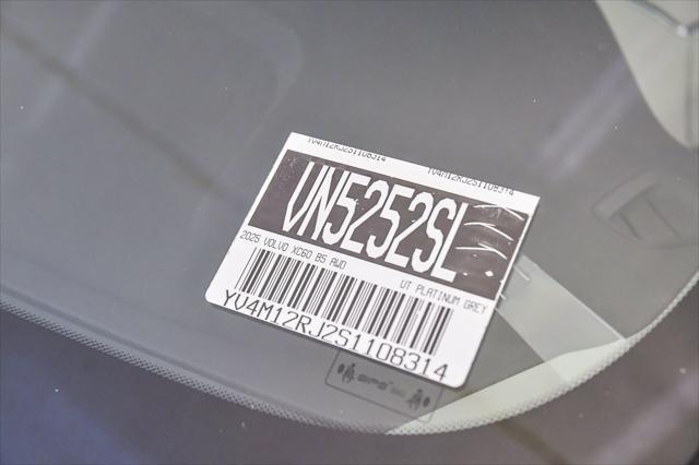 Photo of 2025 Platinum Grey Volvo XC60
