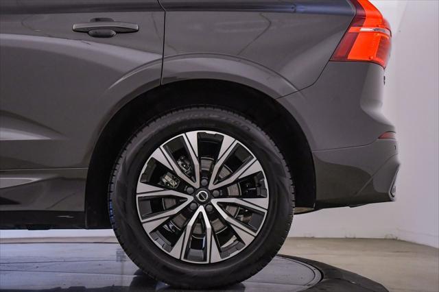Photo of 2025 Platinum Grey Volvo XC60