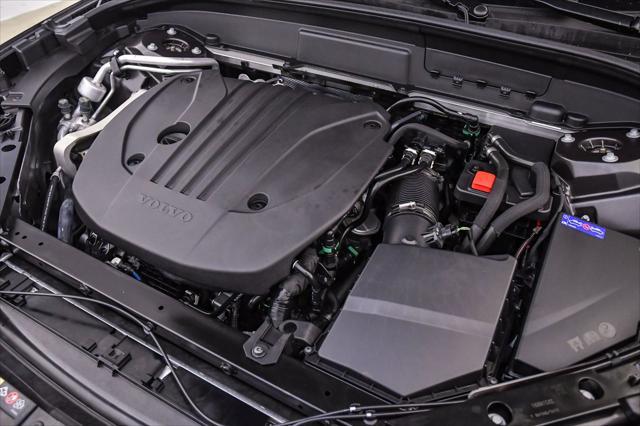 Photo of 2025 Platinum Grey Volvo XC60