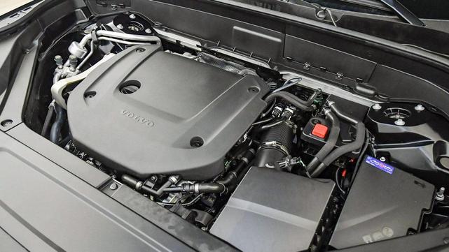Photo of 2025 Onyx Black Volvo XC90