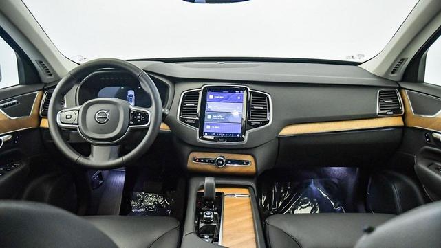 Photo of 2025 Onyx Black Volvo XC90