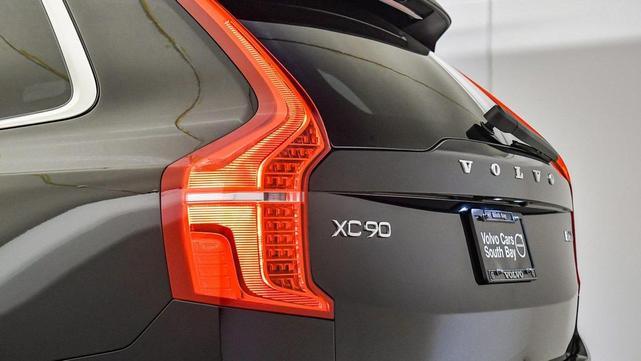 Photo of 2025 Onyx Black Volvo XC90