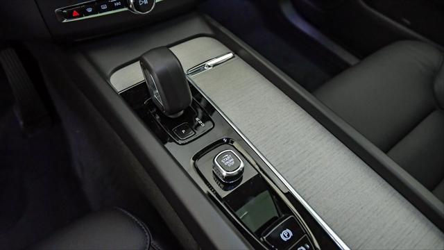 Photo of 2025 Onyx Black Volvo XC60