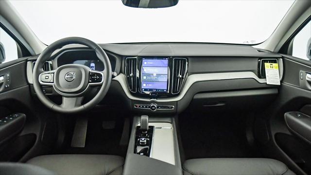 Photo of 2025 Onyx Black Volvo XC60