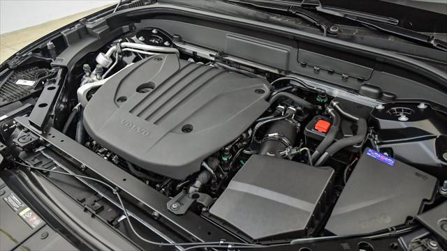 Photo of 2025 Onyx Black Volvo XC60