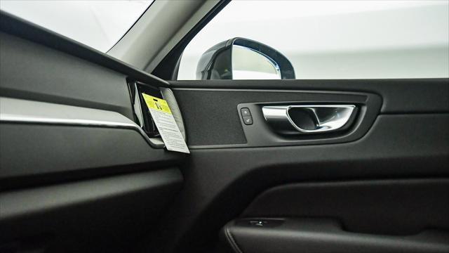 Photo of 2025 Onyx Black Volvo XC60