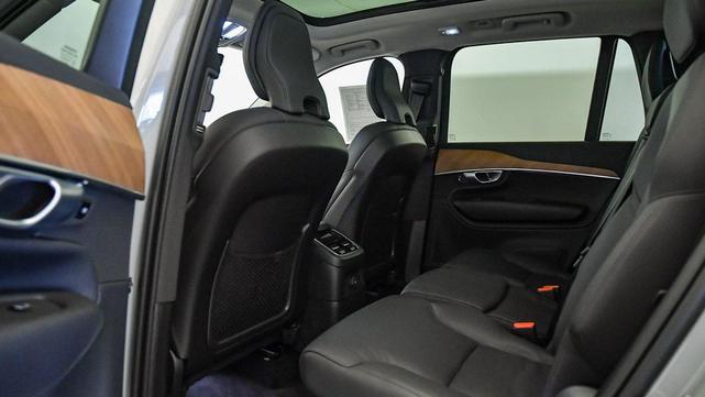 Photo of 2024 Vapour Grey Metallic Volvo XC90 Recharge Plug-In Hybrid