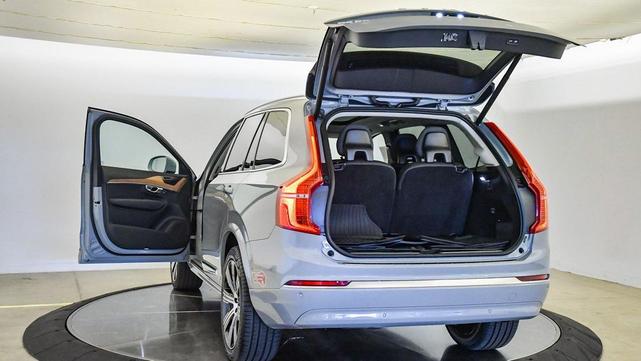 Photo of 2024 Vapour Grey Metallic Volvo XC90 Recharge Plug-In Hybrid