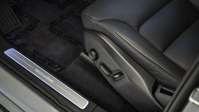 Photo of 2024 Vapour Grey Metallic Volvo XC90 Recharge Plug-In Hybrid