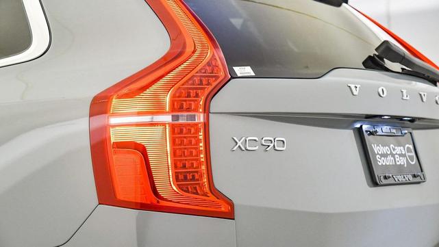 Photo of 2024 Vapour Grey Metallic Volvo XC90 Recharge Plug-In Hybrid
