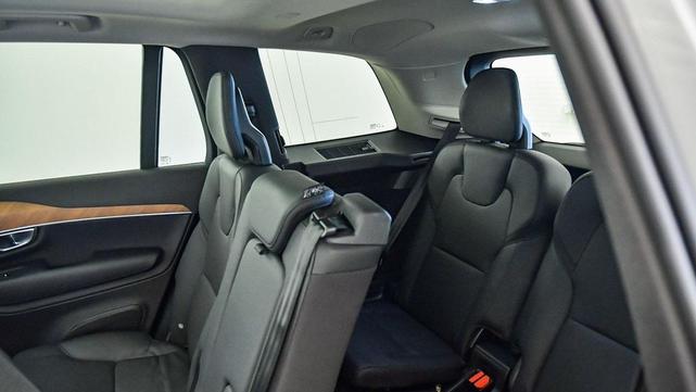 Photo of 2024 Vapour Grey Metallic Volvo XC90 Recharge Plug-In Hybrid