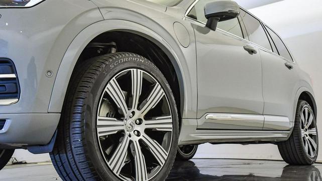 Photo of 2024 Vapour Grey Metallic Volvo XC90 Recharge Plug-In Hybrid
