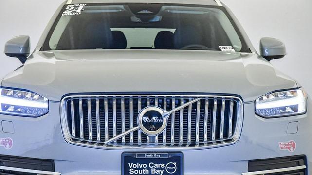 Photo of 2024 Vapour Grey Metallic Volvo XC90 Recharge Plug-In Hybrid