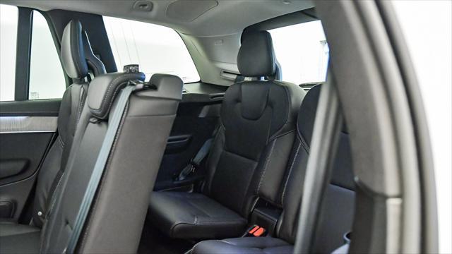 Photo of 2025 Crystal White Volvo XC90 Plug-In Hybrid