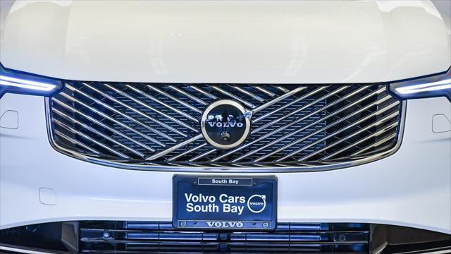 Photo of 2025 Crystal White Volvo XC90 Plug-In Hybrid