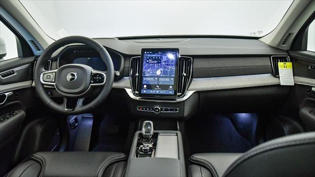 Photo of 2025 Crystal White Volvo XC90 Plug-In Hybrid