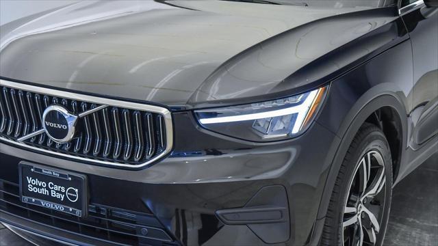 Photo of 2025 Onyx Black Volvo XC40