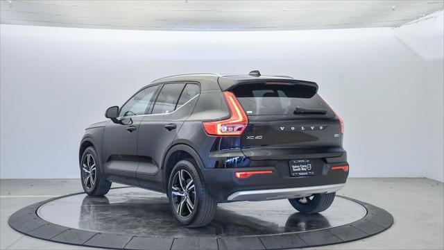 Photo of 2025 Onyx Black Volvo XC40