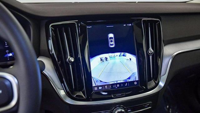 Photo of 2025 Platinum Grey Volvo S60