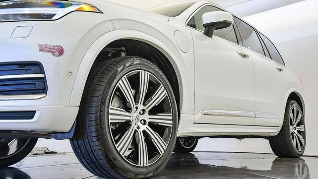 Photo of 2023 Crystal White Metallic Volvo XC90 Recharge Plug-In Hybrid