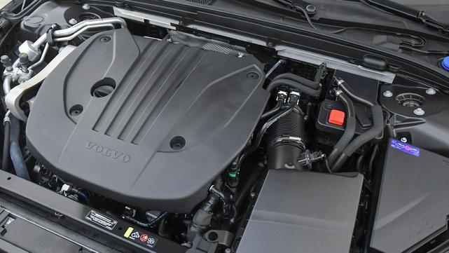 Photo of 2025 Platinum Grey Volvo S60