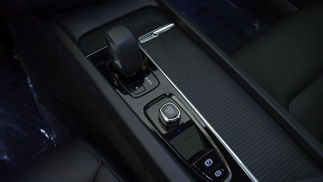 Photo of 2025 Platinum Grey Volvo S60