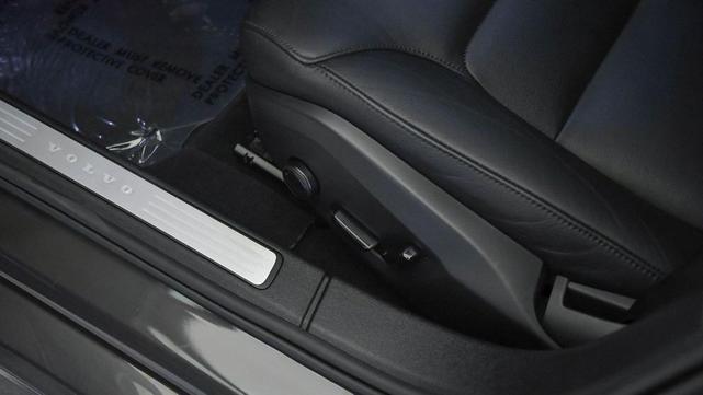 Photo of 2025 Platinum Grey Volvo S60