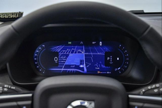 Photo of 2026 Crystal White Volvo XC40