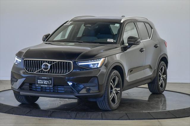 2025 Volvo XC40