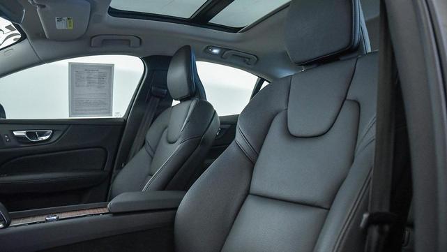 Photo of 2025 Onyxblack Volvo S60