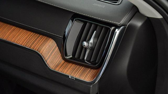 Photo of 2023 Grey Volvo XC60