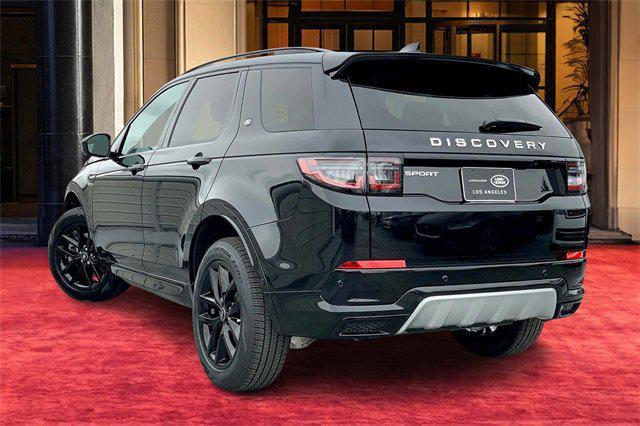 Photo of 2025 Santorini Black Metallic Land Rover Discovery Sport