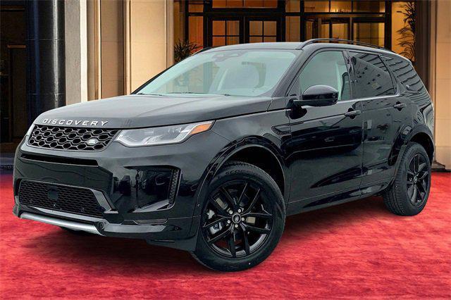 Photo of 2025 Santorini Black Metallic Land Rover Discovery Sport