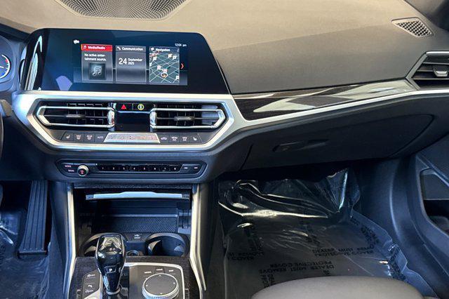 Photo of 2020 Jet Black BMW 330