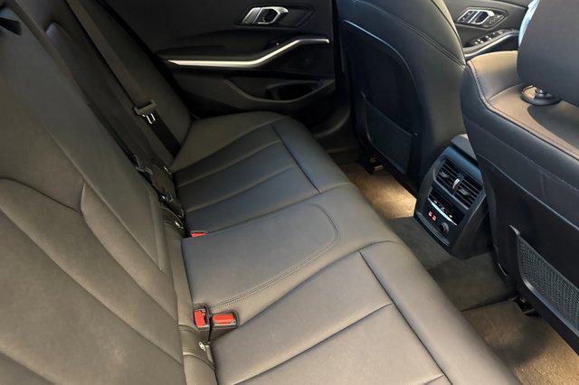 Photo of 2020 Jet Black BMW 330