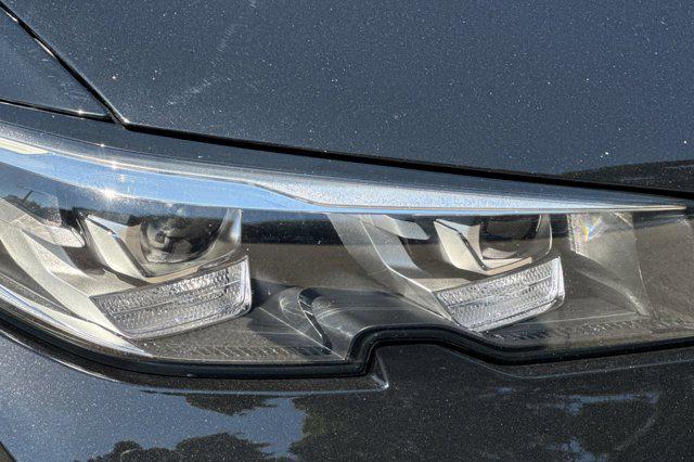 Photo of 2020 Jet Black BMW 330