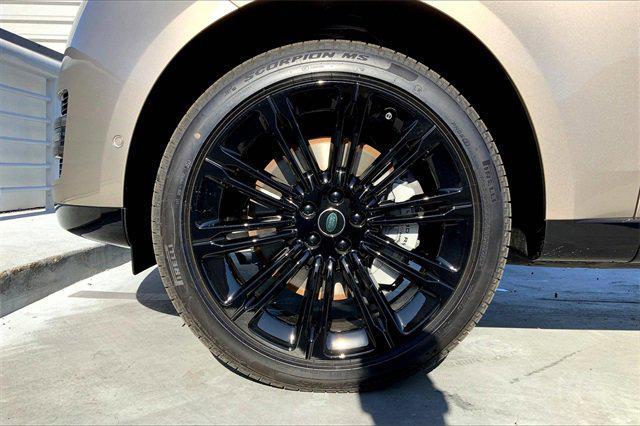 Photo of 2025 Gold Land Rover Range Rover