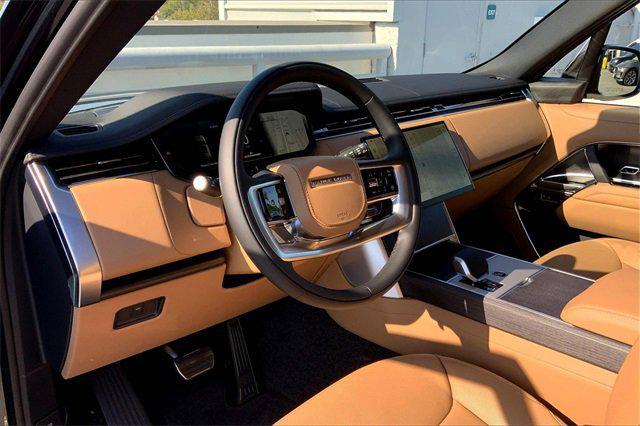 Photo of 2025 Black Land Rover Range Rover