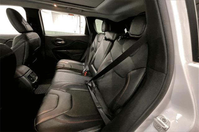 Photo of 2022 Bright White Clearcoat Jeep Cherokee