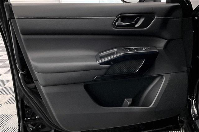 Photo of 2025 Super Black Nissan Pathfinder